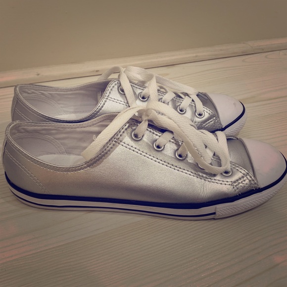 converse dainty 38